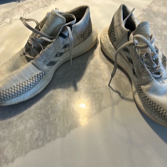 Adidas PureBOOST GO size 7.5 - Picture 3 of 5